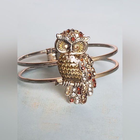 😍 Beautiful Owl Goldtone Bracelet - Picture 1 of 3
